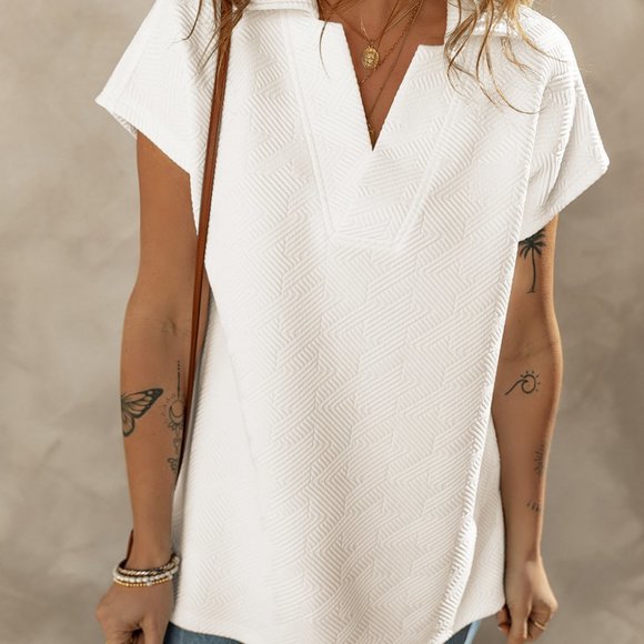 White Textured Pocketed Collared V Neck Pullover Sweatshirt